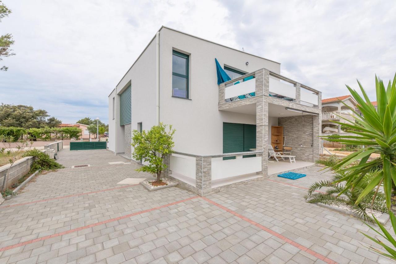 Windrose Apartments Vir Buitenkant foto
