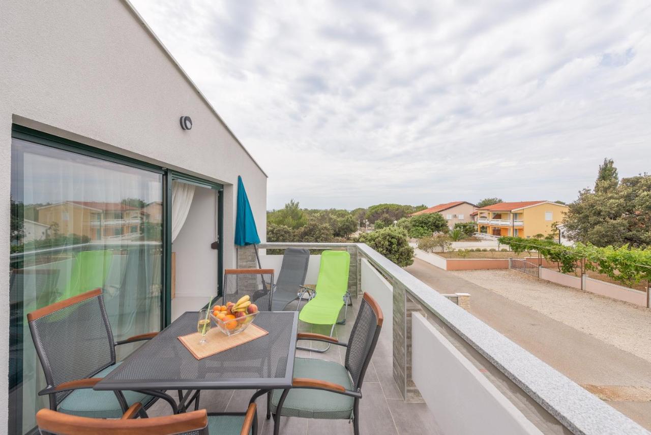 Windrose Apartments Vir Buitenkant foto