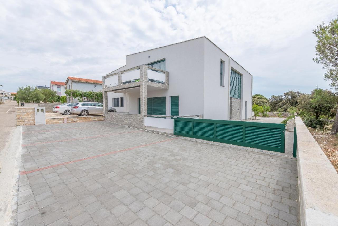 Windrose Apartments Vir Buitenkant foto